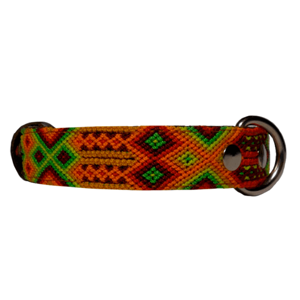 Dog or cat collar with hand embroidery in different designs and sizes.